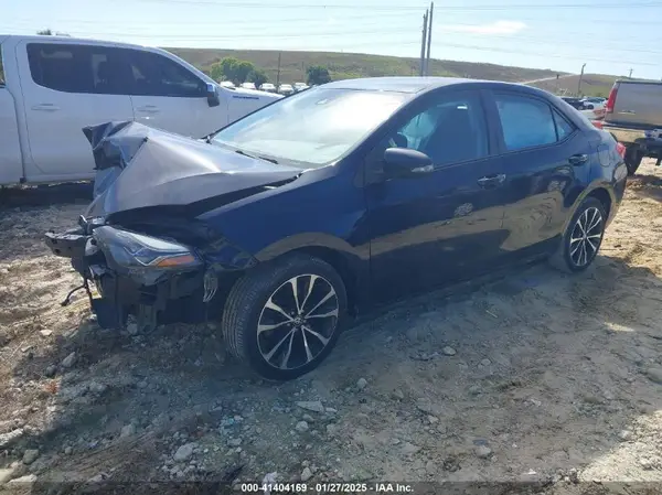 5YFBURHE0JP787749 2018 TOYOTA COROLLA - Image 2