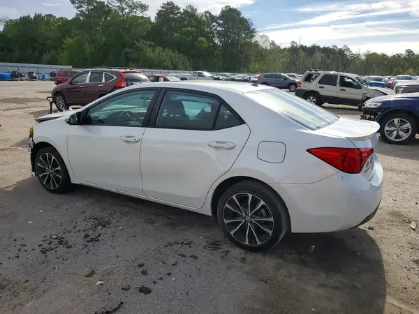 5YFBURHE0JP791378 2018 TOYOTA COROLLA - Image 2