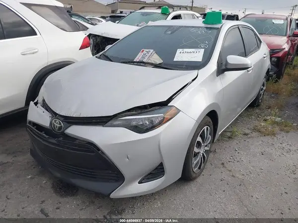 5YFBURHE0JP791462 2018 TOYOTA COROLLA - Image 2