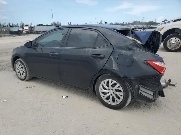 5YFBURHE0JP792028 2018 TOYOTA COROLLA - Image 2