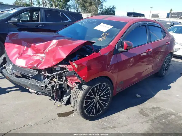 5YFBURHE0JP793793 2018 TOYOTA COROLLA - Image 2