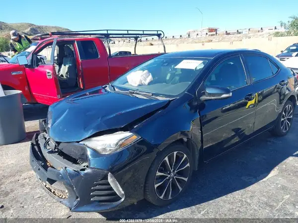 5YFBURHE0JP796838 2018 TOYOTA COROLLA - Image 2