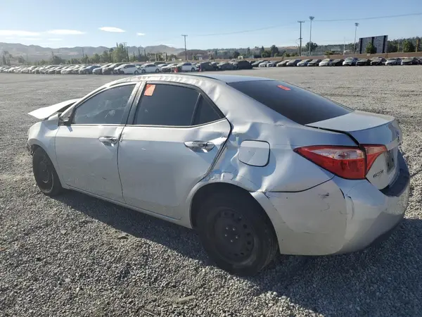 5YFBURHE0JP797892 2018 TOYOTA COROLLA - Image 2