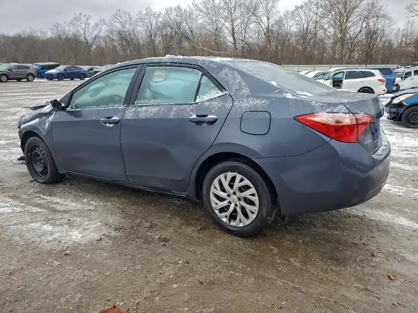 5YFBURHE0JP799612 2018 TOYOTA COROLLA - Image 2
