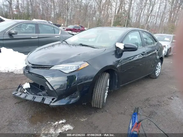 5YFBURHE0JP801312 2018 TOYOTA COROLLA - Image 2