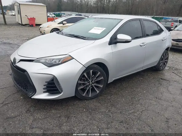 5YFBURHE0JP801374 2018 TOYOTA COROLLA - Image 2