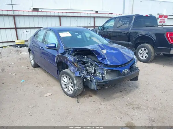 5YFBURHE0JP801505 2018 TOYOTA COROLLA - Image 1