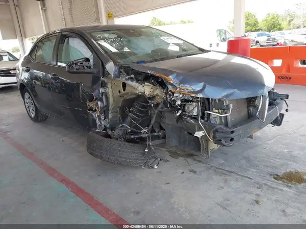 5YFBURHE0JP802699 2018 TOYOTA COROLLA - Image 1