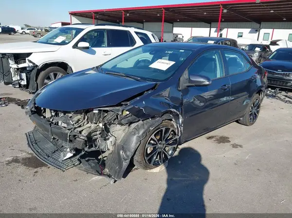 5YFBURHE0JP806171 2018 TOYOTA COROLLA - Image 2