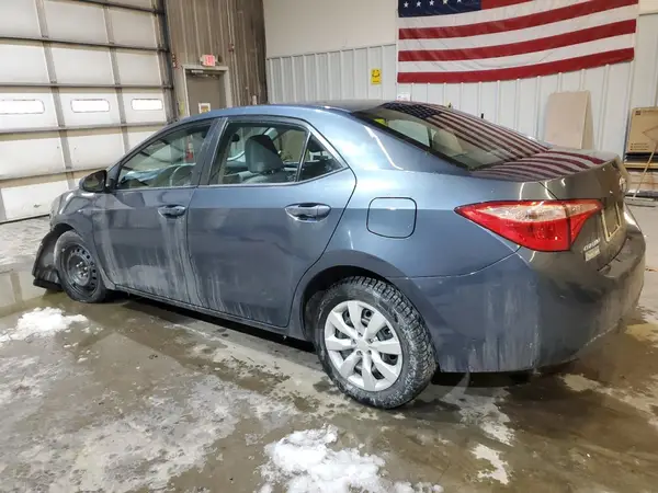 5YFBURHE0JP807224 2018 TOYOTA COROLLA - Image 2