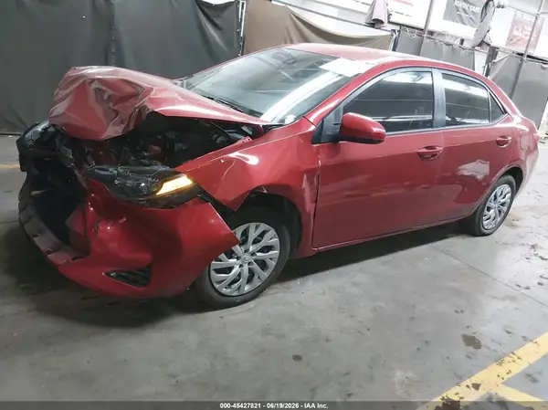 5YFBURHE0JP807384 2018 TOYOTA COROLLA - Image 2