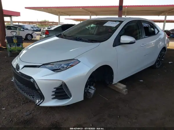 5YFBURHE0JP808020 2018 TOYOTA COROLLA - Image 2