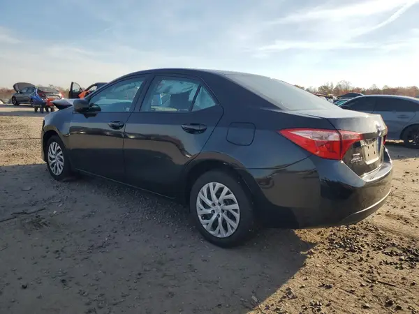 5YFBURHE0JP814495 2018 TOYOTA COROLLA - Image 2