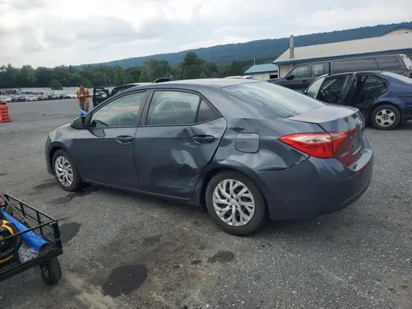 5YFBURHE0JP815873 2018 TOYOTA COROLLA - Image 2
