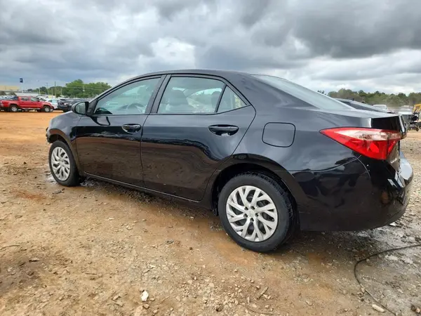 5YFBURHE0JP816215 2018 TOYOTA COROLLA - Image 2