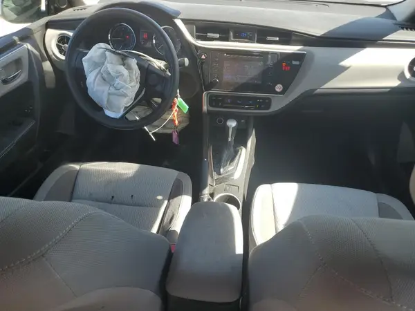 5YFBURHE0JP818479 2018 TOYOTA COROLLA - Image 8