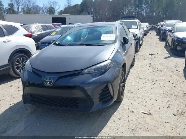 5YFBURHE0JP819082 2018 TOYOTA COROLLA - Image 2