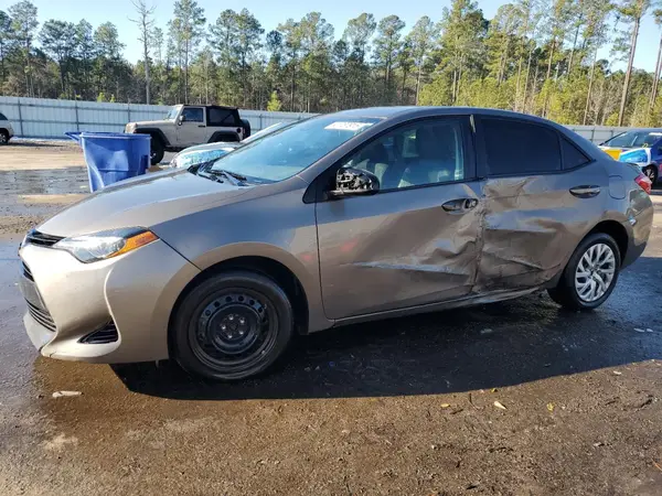 5YFBURHE0JP821723 2018 TOYOTA COROLLA - Image 1