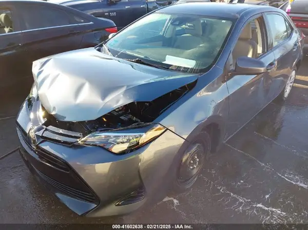 5YFBURHE0JP821821 2018 TOYOTA COROLLA - Image 2