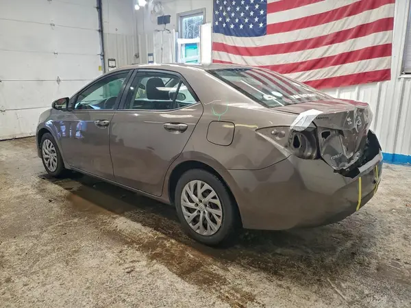 5YFBURHE0JP824069 2018 TOYOTA COROLLA - Image 2