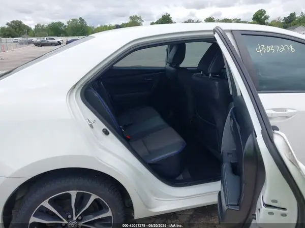 5YFBURHE0JP825870 2018 TOYOTA COROLLA - Image 8
