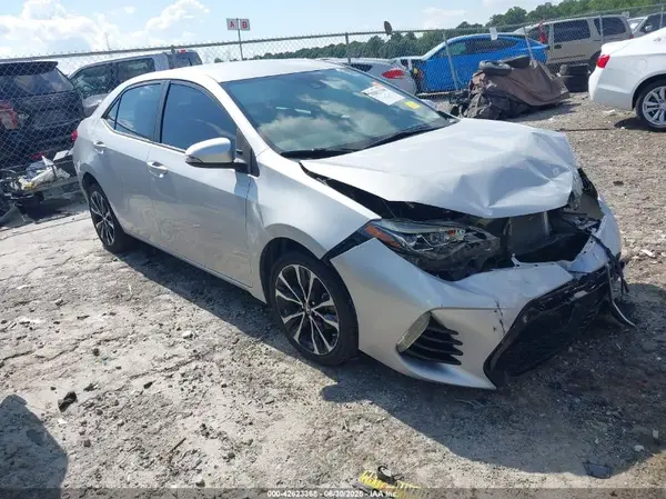 5YFBURHE0JP827117 2018 TOYOTA COROLLA - Image 1