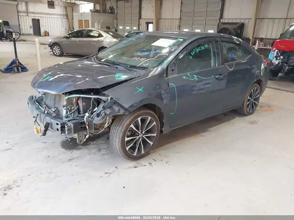 5YFBURHE0JP828218 2018 TOYOTA COROLLA - Image 2