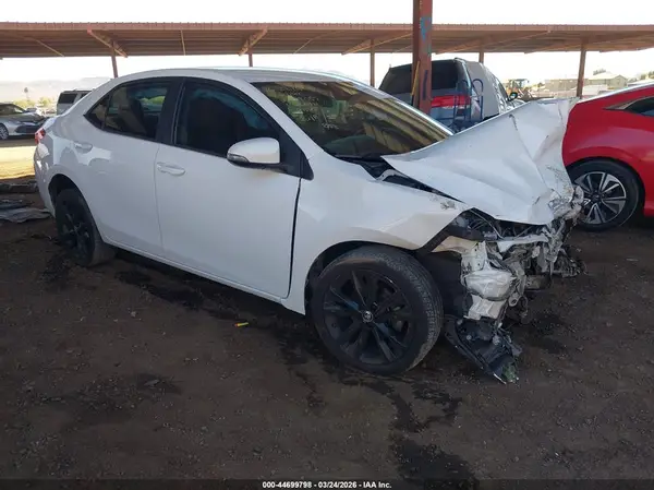 5YFBURHE0JP829059 2018 TOYOTA COROLLA - Image 1
