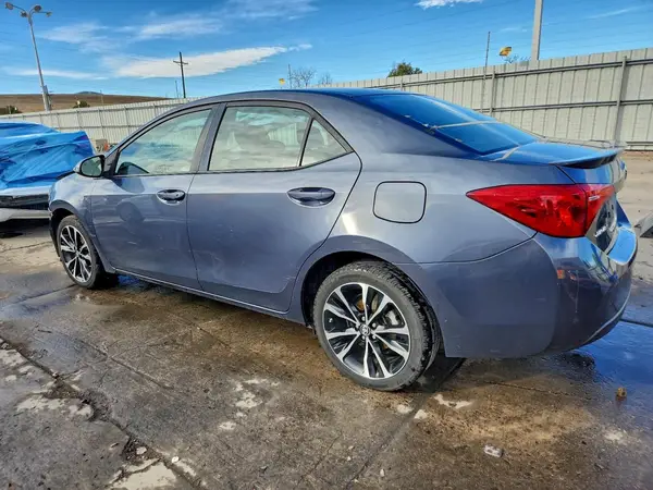 5YFBURHE0JP829062 2018 TOYOTA COROLLA - Image 2