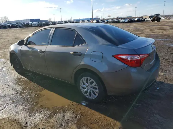 5YFBURHE0JP829109 2018 TOYOTA COROLLA - Image 2