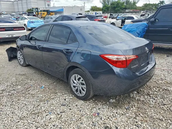 5YFBURHE0JP829112 2018 TOYOTA COROLLA - Image 2