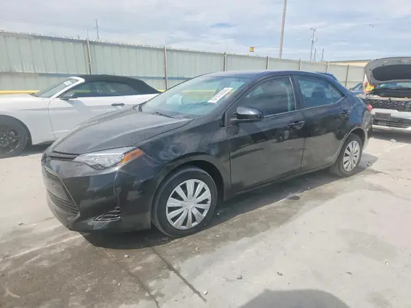 5YFBURHE0JP829448 2018 TOYOTA COROLLA - Image 1