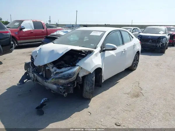 5YFBURHE0JP829627 2018 TOYOTA COROLLA - Image 2