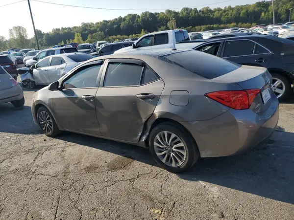 5YFBURHE0JP831605 2018 TOYOTA COROLLA - Image 2