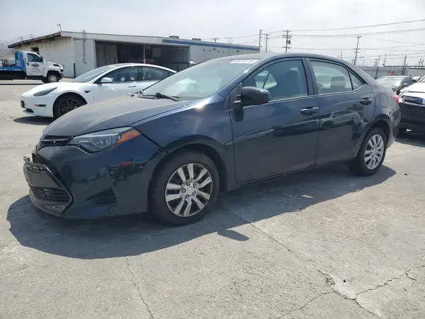 5YFBURHE0JP832074 2018 TOYOTA COROLLA - Image 1
