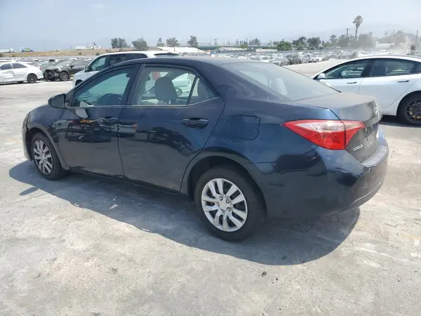5YFBURHE0JP832074 2018 TOYOTA COROLLA - Image 2