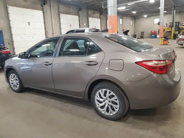 5YFBURHE0JP832933 2018 TOYOTA COROLLA - Image 2