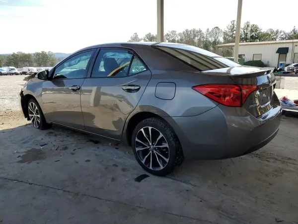 5YFBURHE0JP833404 2018 TOYOTA COROLLA - Image 2