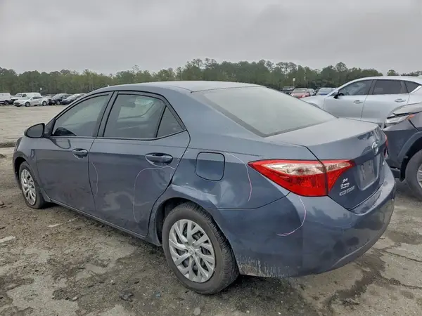5YFBURHE0JP833600 2018 TOYOTA COROLLA - Image 2