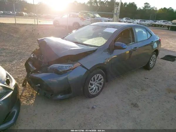 5YFBURHE0JP834312 2018 TOYOTA COROLLA - Image 2