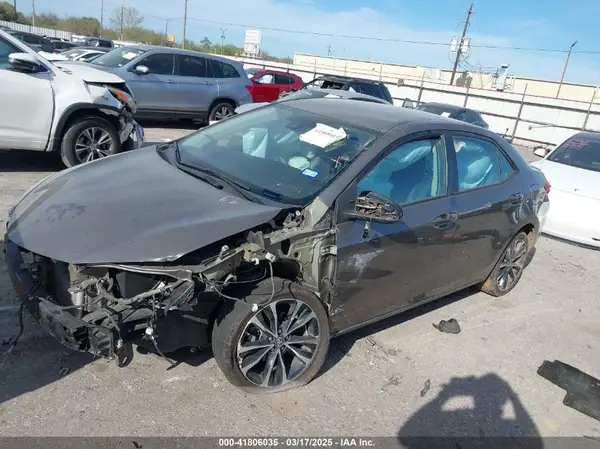 5YFBURHE0JP838313 2018 TOYOTA COROLLA - Image 2