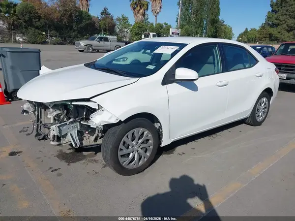 5YFBURHE0JP839543 2018 TOYOTA COROLLA - Image 2