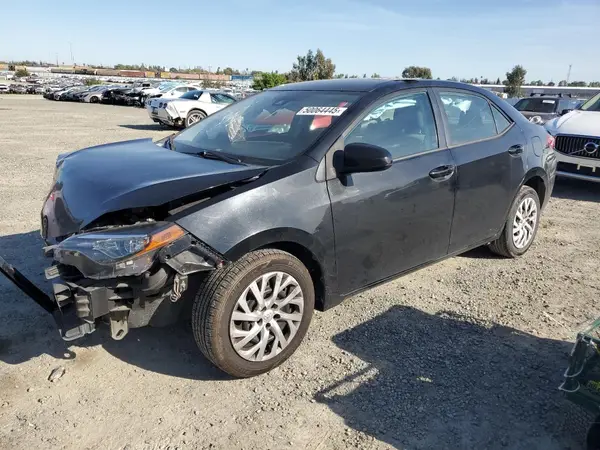 5YFBURHE0JP843043 2018 TOYOTA COROLLA - Image 1