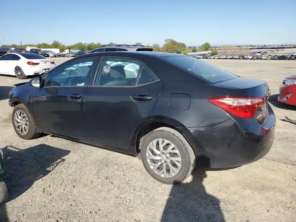 5YFBURHE0JP843043 2018 TOYOTA COROLLA - Image 2