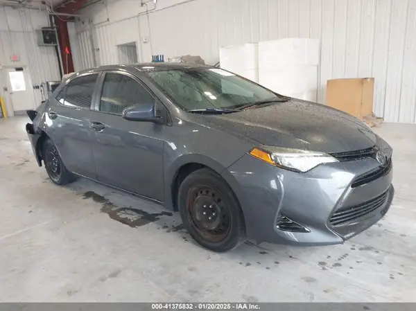 5YFBURHE0JP843754 2018 TOYOTA COROLLA - Image 1