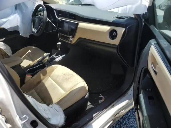 5YFBURHE0JP843818 2018 TOYOTA COROLLA - Image 8
