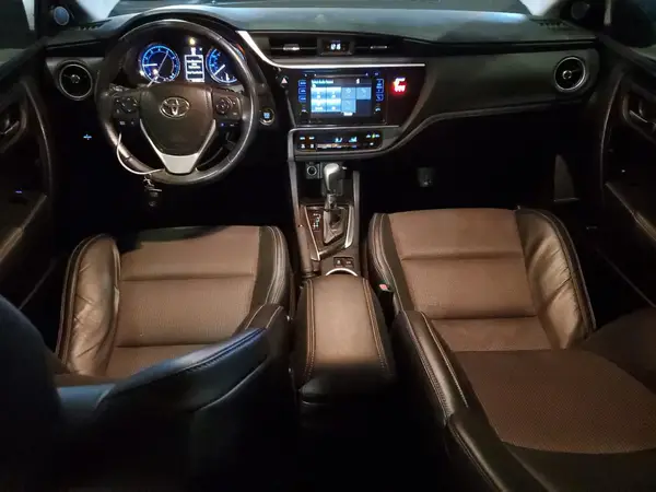 5YFBURHE0JP845875 2018 TOYOTA COROLLA - Image 8