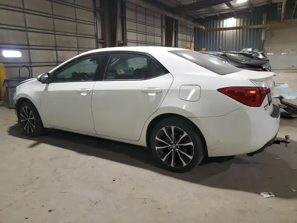 5YFBURHE0JP845939 2018 TOYOTA COROLLA - Image 2