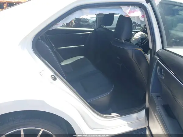 5YFBURHE0JP846217 2018 TOYOTA COROLLA - Image 8