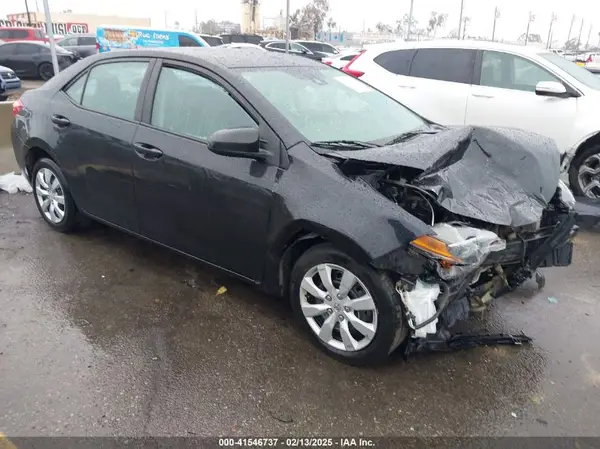 5YFBURHE0JP854706 2018 TOYOTA COROLLA - Image 1